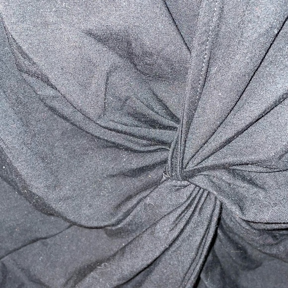 NWTS! Ava and Viv V- neck twist top with cap sleeves. - Picture 4 of 8